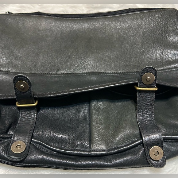 Vintage Wilson’s Black Leather Expandable Messenger Bag - Picture 13 of 13